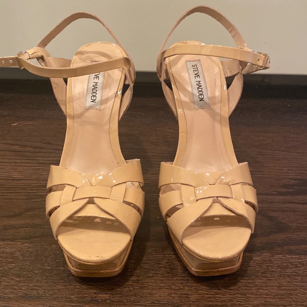 STEVE MADDEN Kananda Heel in BEIGE